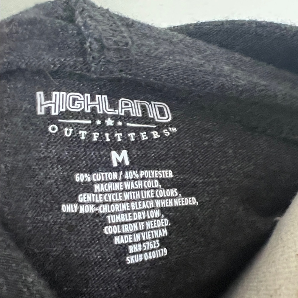 Highland Outfitters Men's Gray Hoodie Sweater - Picture 2 of 5
